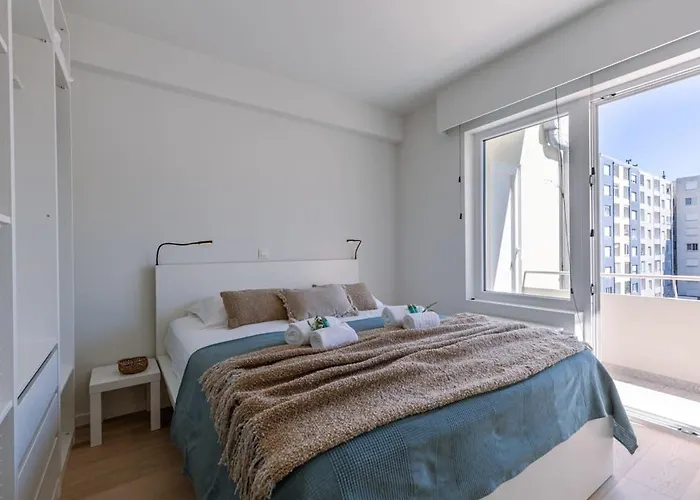 Huswell - Lovely With Lateral Sea View And Parking Appartement Oostende